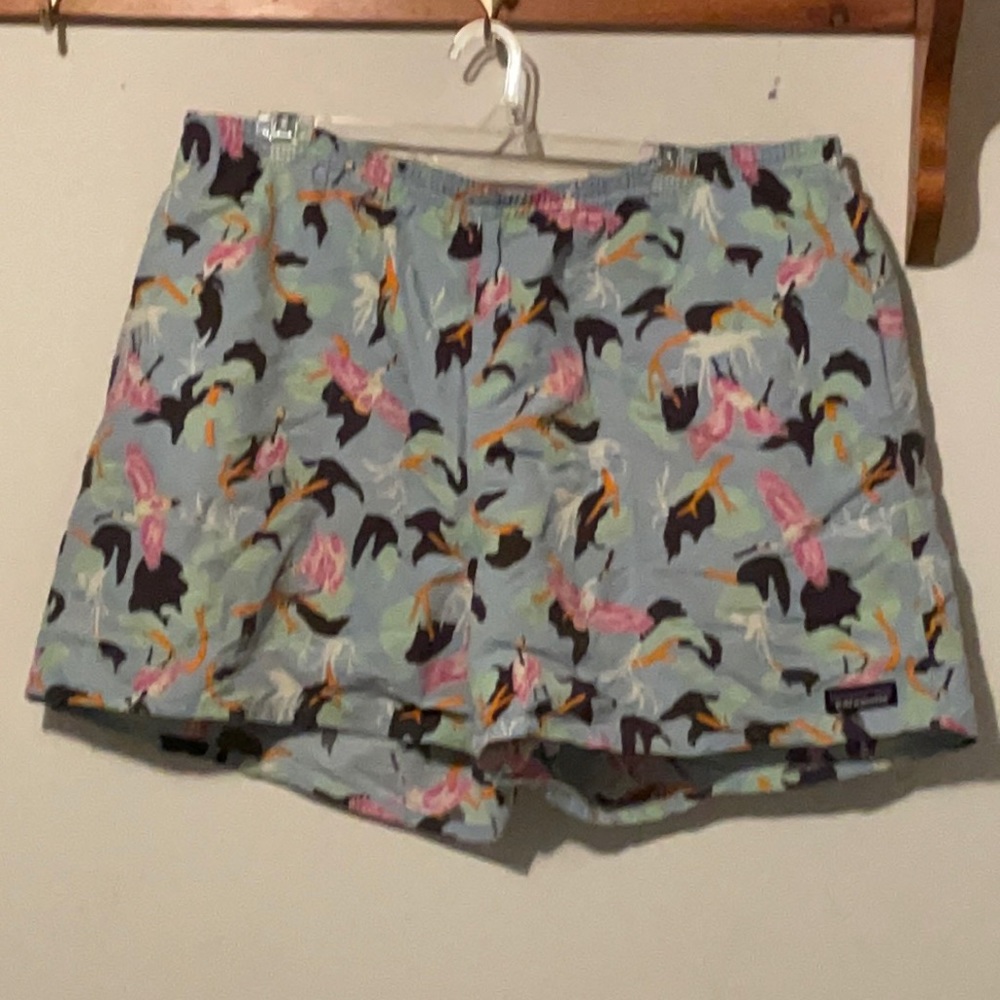 Patagonia crane themed swim trunks. XXL